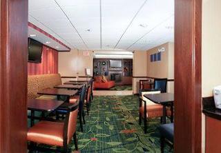 Hotel Fairfield By Marriott & Portland Maine Airport 3*