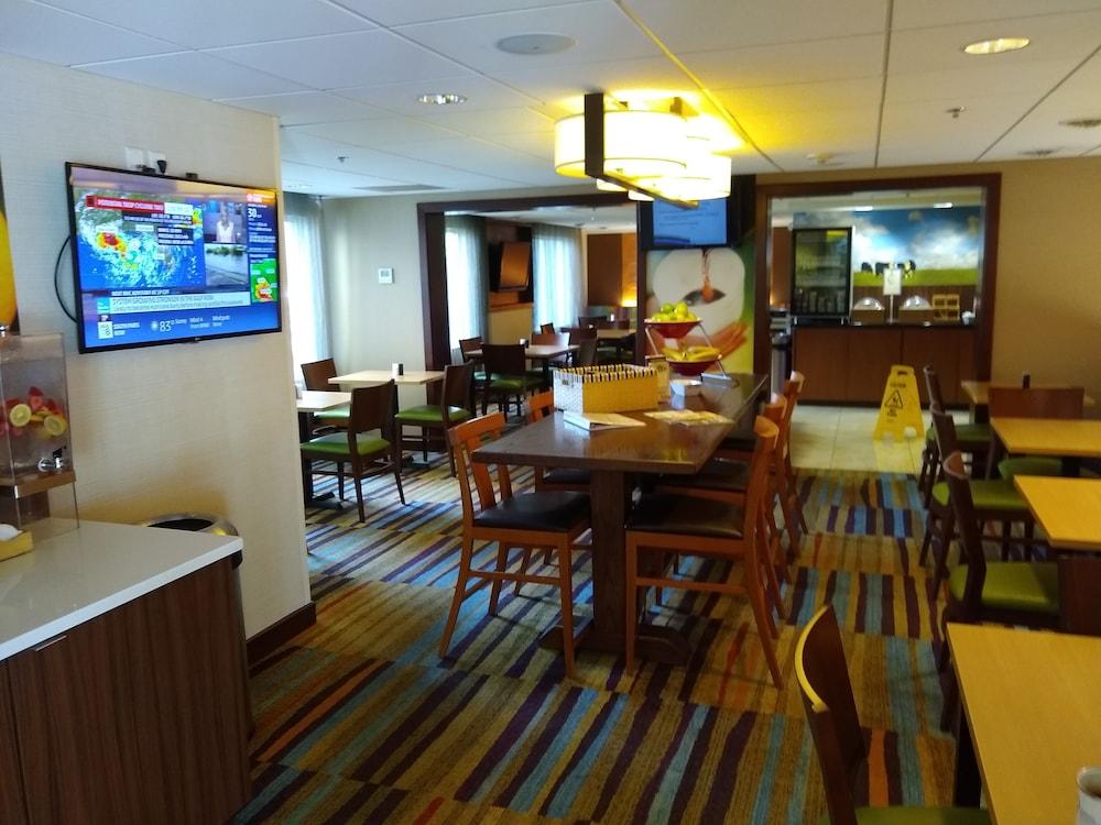 Fairfield By Marriott & Portland Maine Airport 3*