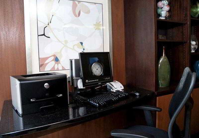 Fairfield By Marriott & Portland Maine Airport Hotel 3*